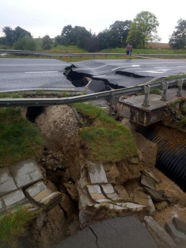 Obwodnica Ćmielowa nieprzejezdna co najmniej do końca roku 