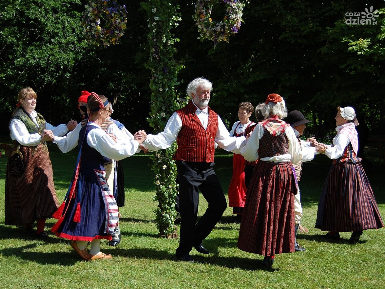 Przegląd zespołów folklorystycznych w Chmielniku