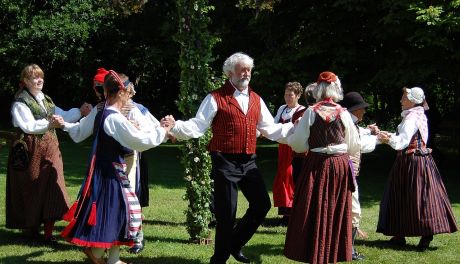 Przegląd zespołów folklorystycznych w Chmielniku