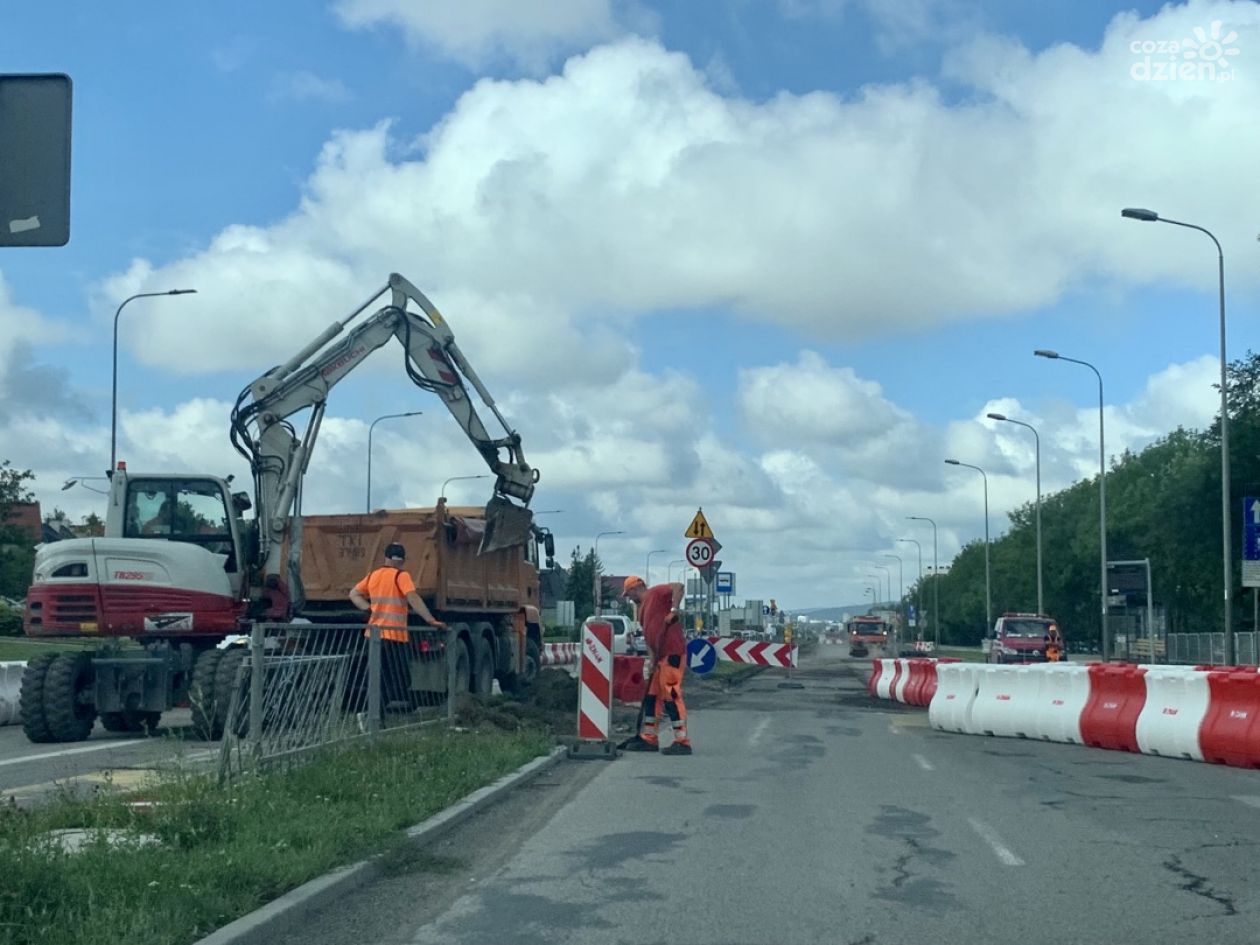 Kierowcy narzekają na organizację budowy na ul. Warszawskiej