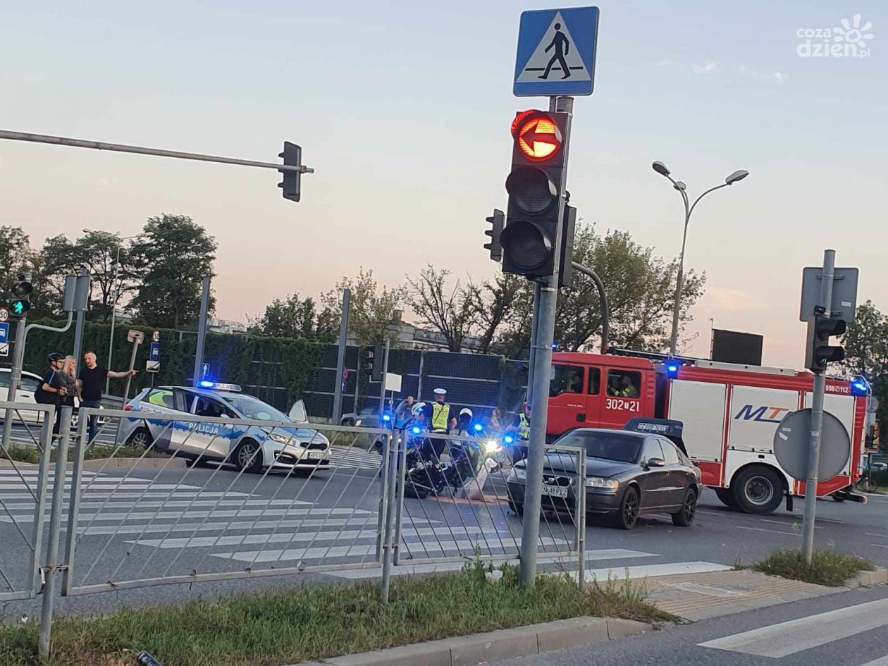 Wypadek blisko Galerii Echo w Kielcach. Motocyklista w szpitalu