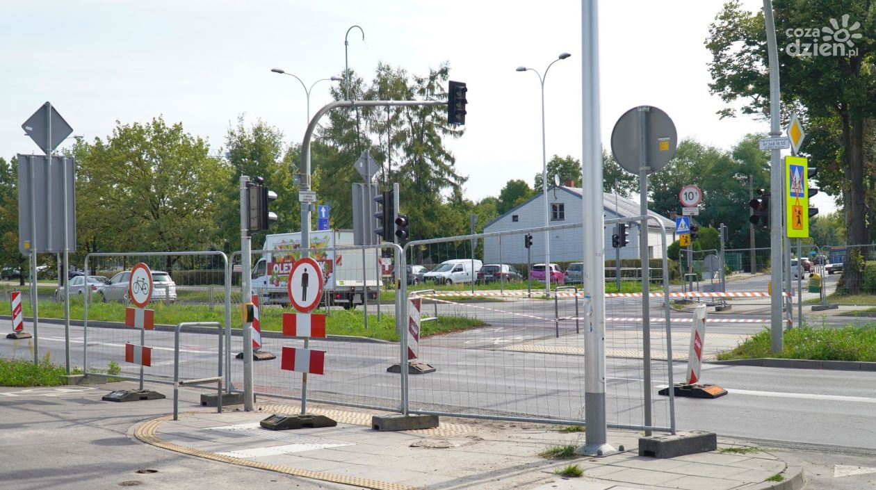 Rozpoczął się remont fragmentu al. Solidarności, zamknięte uczęszczane przejście dla pieszych