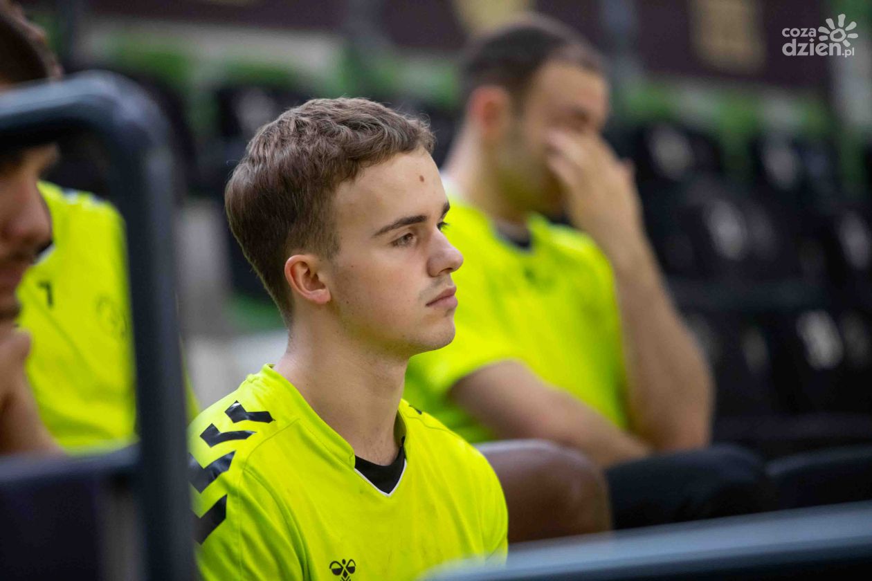 Młodzieżowiec włączony do pierwszej drużyny