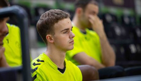 Młodzieżowiec włączony do pierwszej drużyny