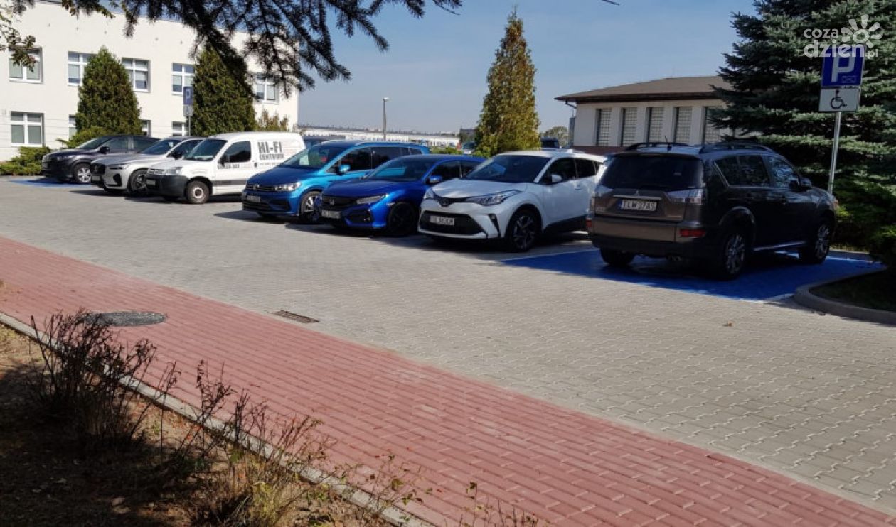 Zmodernizowano parking przy Wojewódzkim Szpitalu Zespolonym w Kielcach