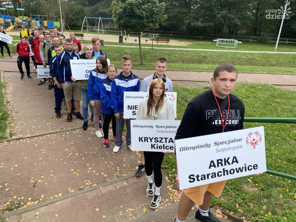 Świętokrzyski Mitingu w Biegach Przełajowych Olimpiad Specjalnych - zdjęcia