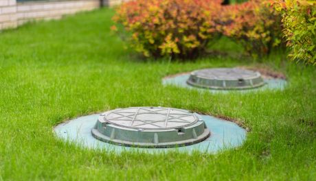 Czy warto przerobić stare szambo na nowoczesną oczyszczalnię?