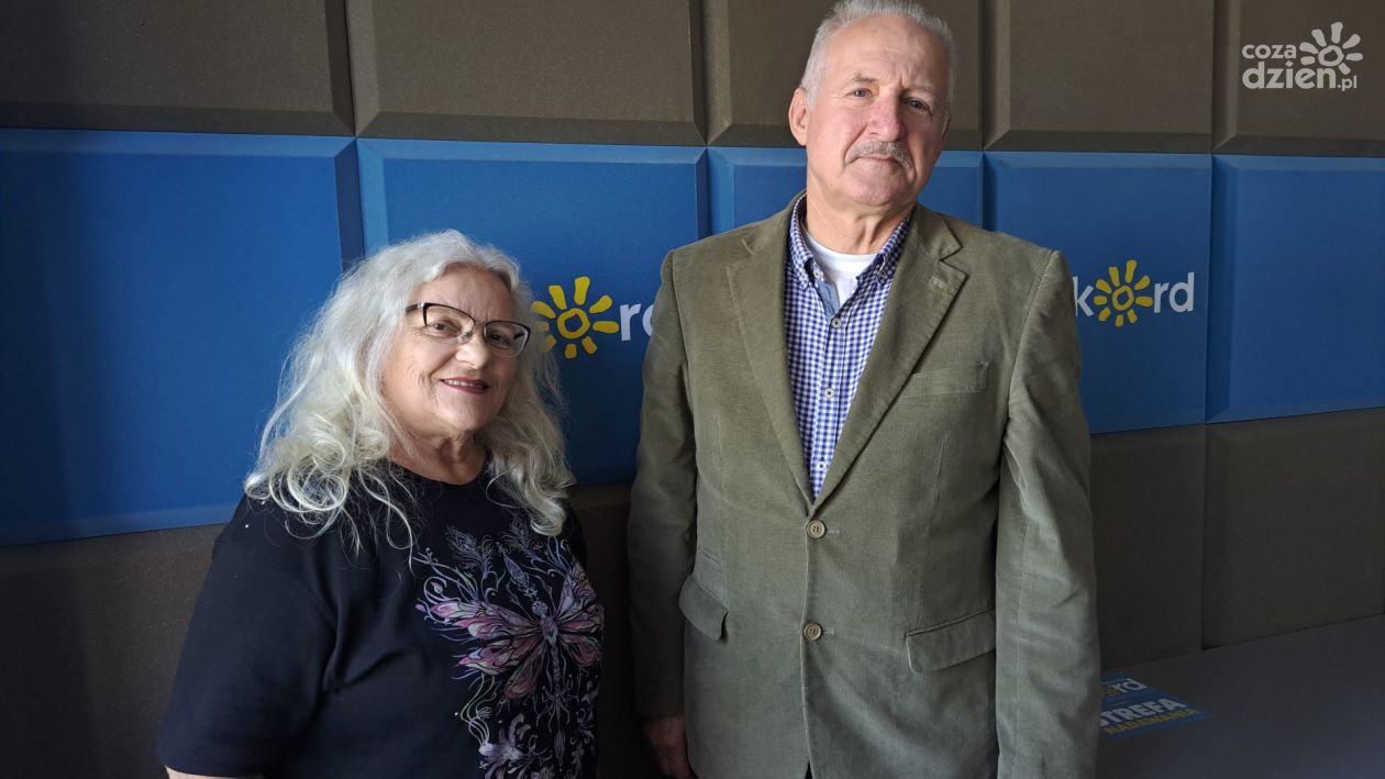 B. Gniazdowska, G.Gołębiowski: Prezentacje naszej twórczości to część obchodów jubileuszu Klubu Literackiego 