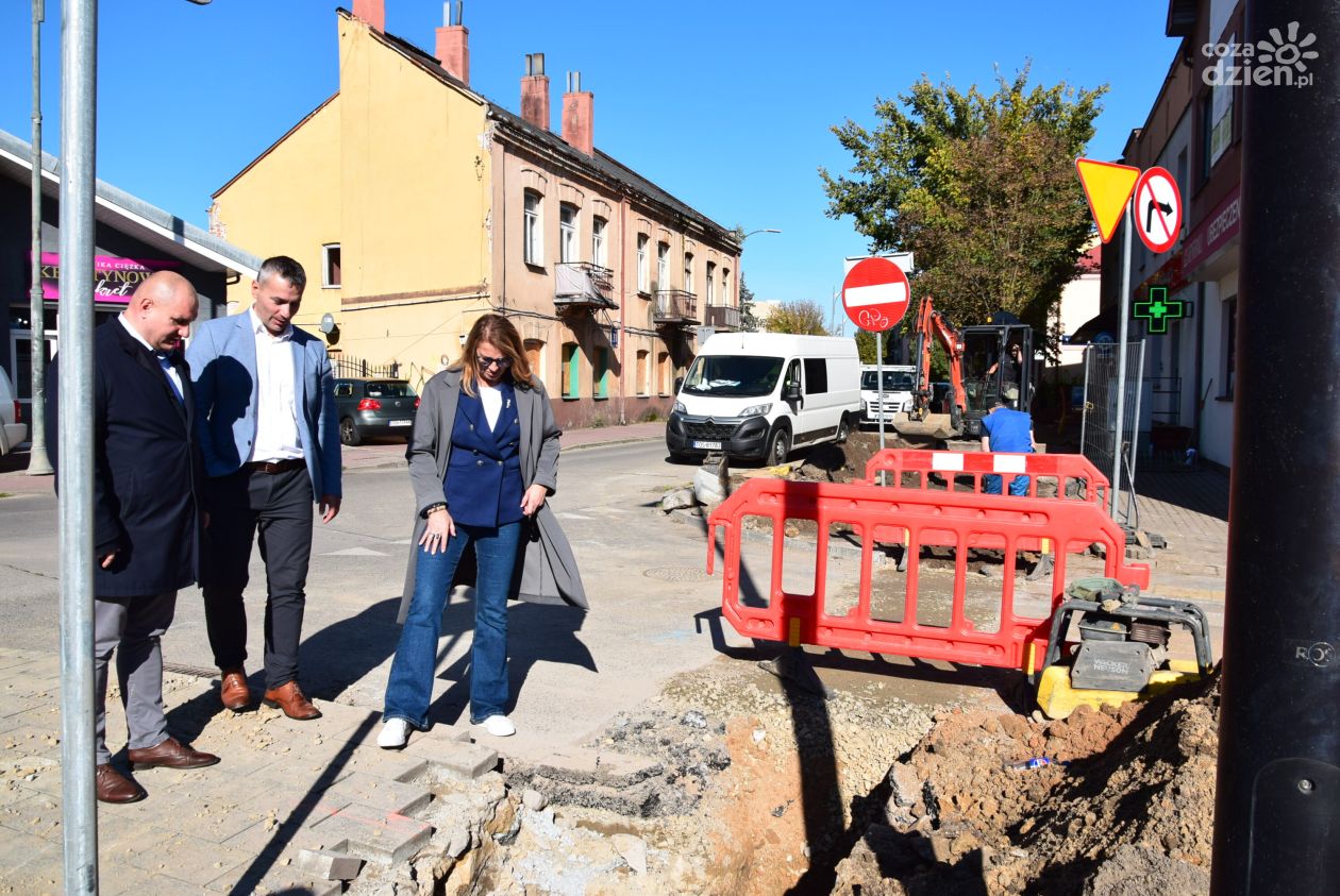 Drogowcy znowu w ścisłym centrum Ostrowca 