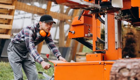 Jaki trak pionowy wybrać do tartaku?