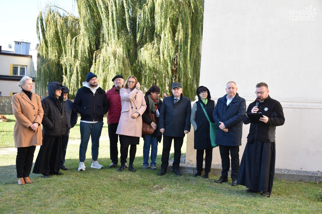 Kapsuła pamięci na wieży świątyni w Denkowie 