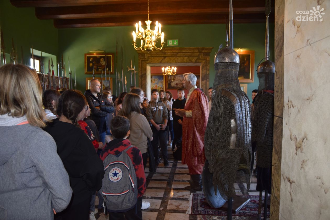 Tajemnice husarii. Wyjątkowa wystawa XVII-wiecznej broni w Dworze Starostów w Podzamczu