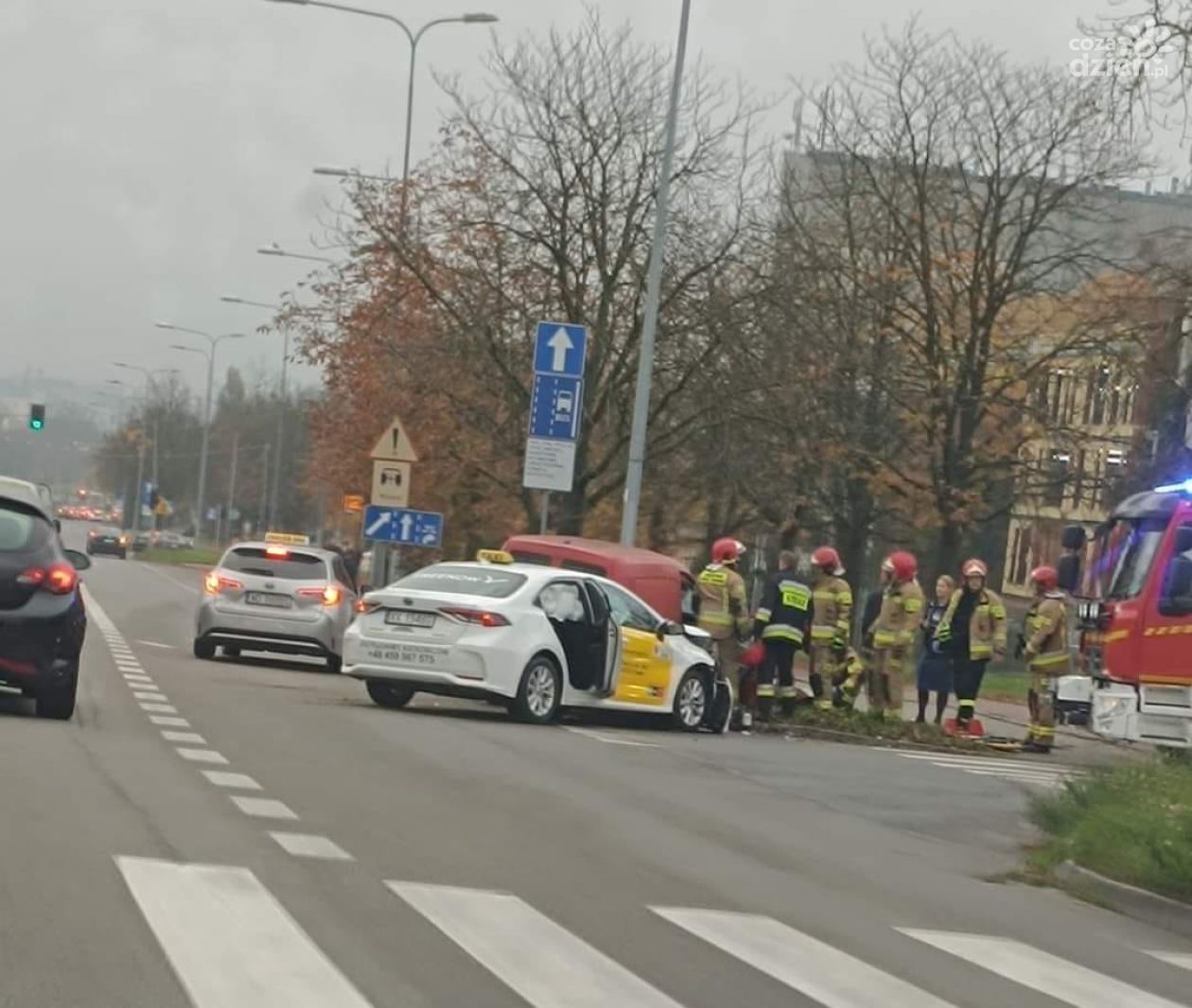 Zderzenie dwóch samochodów na ul. Grunwaldzkiej – dwie osoby ranne