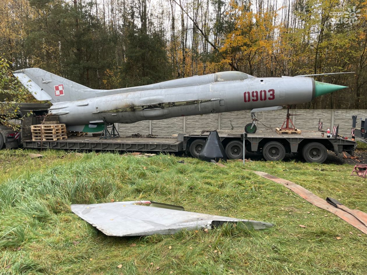 MiG 21PF już w Kielcach – nowa atrakcja w Bazie Zbożowej