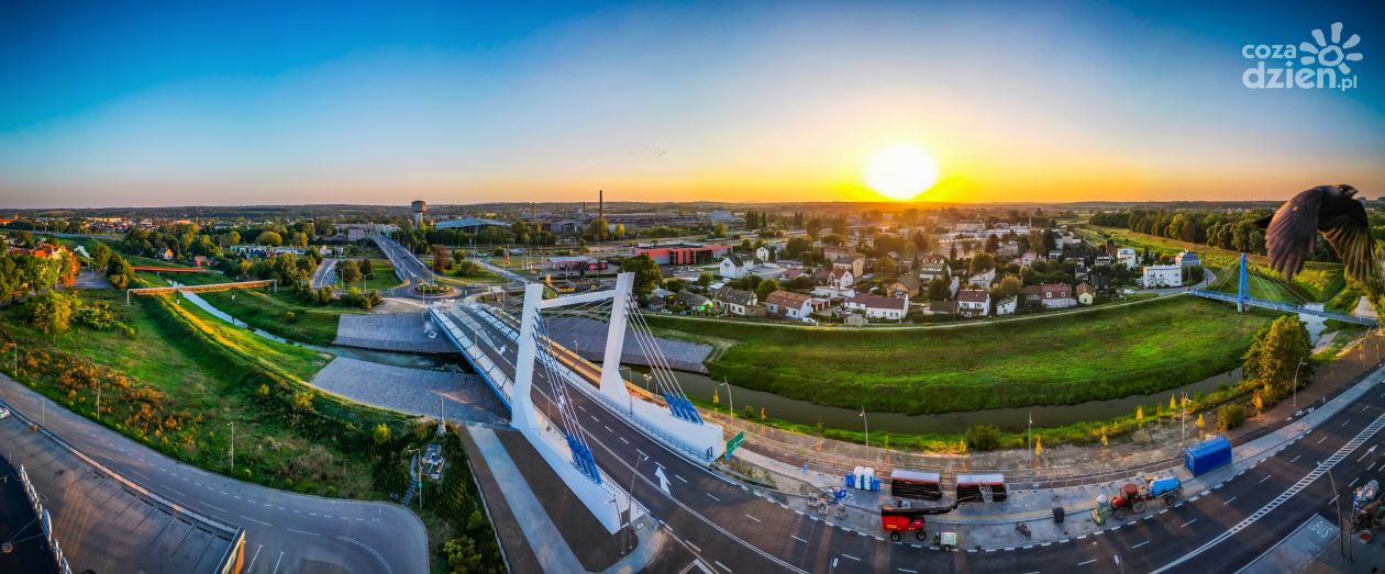 Jest nowy most na Kamiennej w Ostrowcu, będzie odnowiona pobliska kładka 