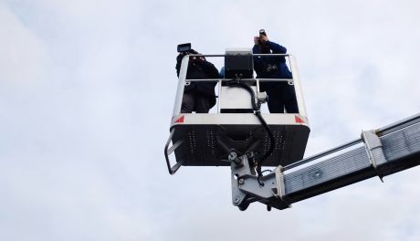 Podnośnik koszowy: dlaczego warto rozważyć wynajem zamiast zakupu nawet przy częstym użytkowaniu?