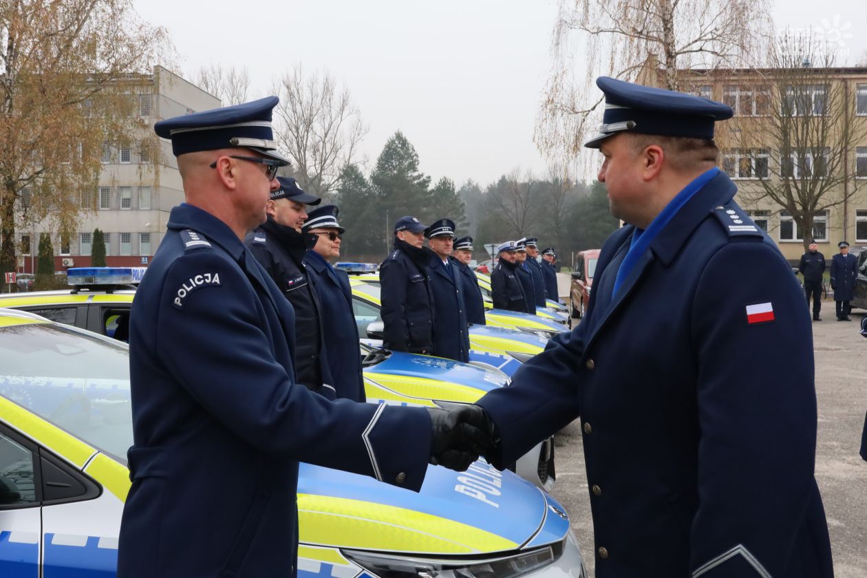 Nowe pojazdy dla Świętokrzyskiej Policji – większa mobilność i ekologiczne rozwiązania