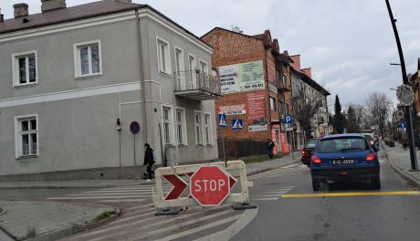 W śródmieściu Ostrowca znowu  prace drogowe 