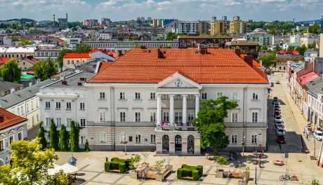 Siedmiu kandydatów w finale konkursu na rzecznika prezydentki Kielc