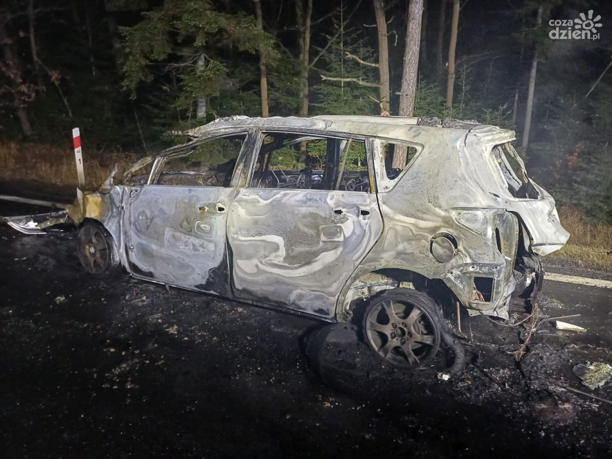 Tragiczny wypadek na drodze krajowej nr 74 w Raszówce. Ofiarą ksiądz.