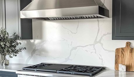 Duży nie zawsze znaczy wydajny - jak dobrać moc okapu do sporej kuchni?