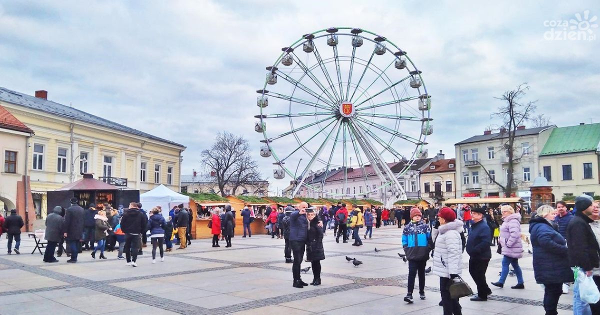 Magiczny Grudzień na Rynku w Kielcach – zimowa zabawa dla całej rodziny