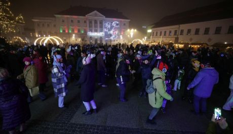 Tłumy na Rynku, wspaniała taneczna impreza Silent Disco!