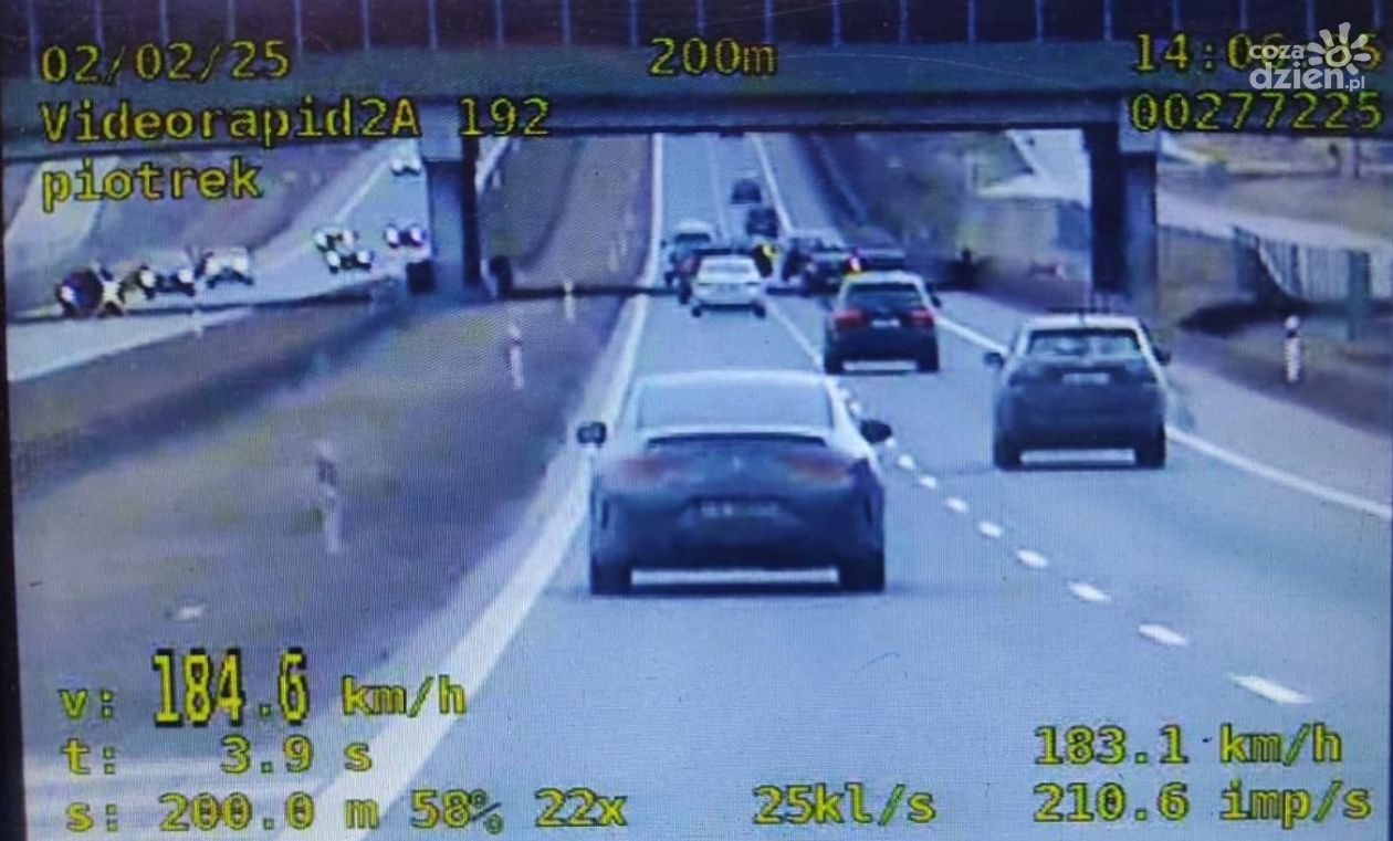 Pędził Mercedesem ponad 180 km/h na S7. Odpowie przed sądem
