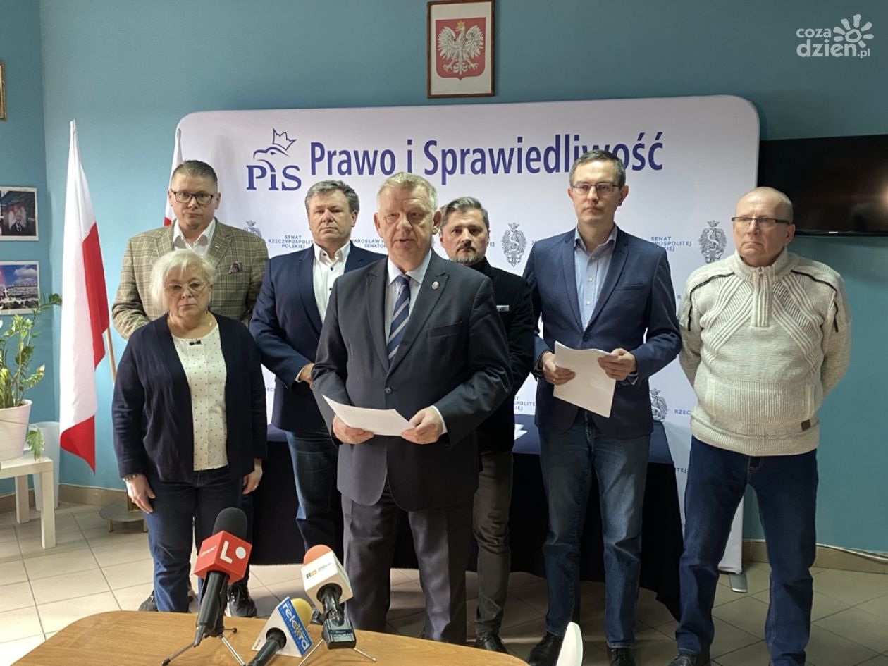 Radni PiS oburzeni podwyżką podatków w Ostrowcu Świętokrzyskim: „To cios dla mieszkańców i przedsiębiorców