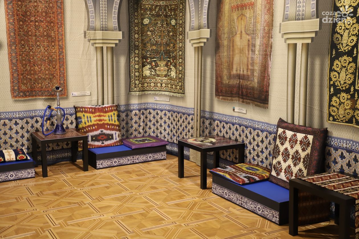 O zwyczajach palenia fajki- wystawa w ostrowieckim muzeum