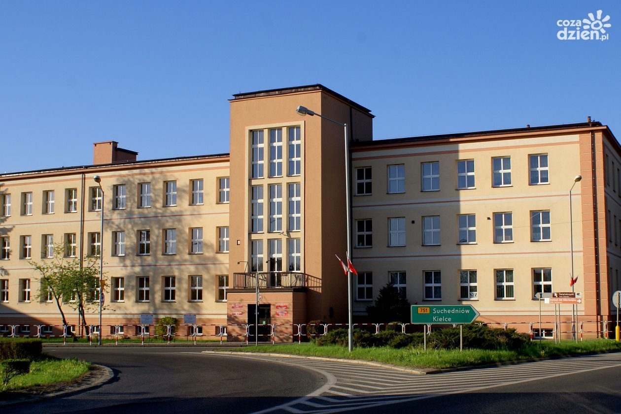 Ostrowieckie technikum czeka na halę sportową  