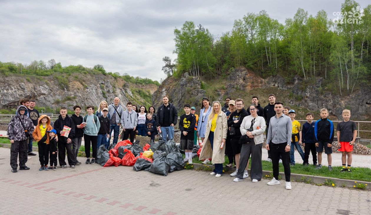 Zawodnicy Industrii wysprzątali Kadzielnię z okazji Dnia Ziemi