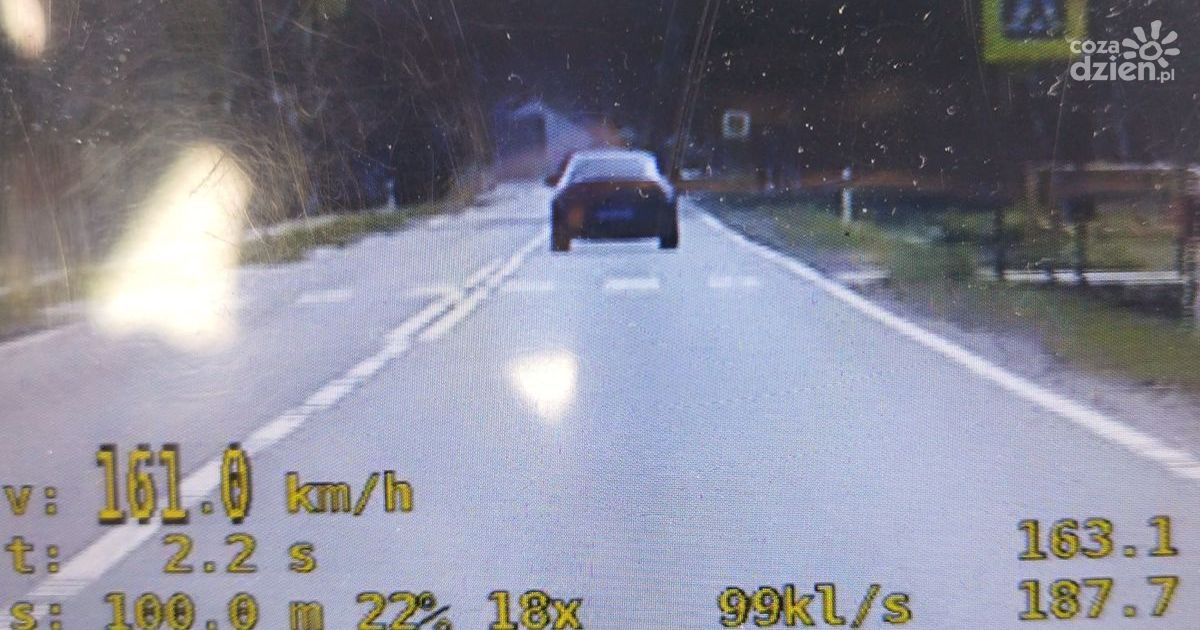 Wielkanocne szaleństwo na drodze. 23-latek jechał 161 km/h w terenie zabudowanym
