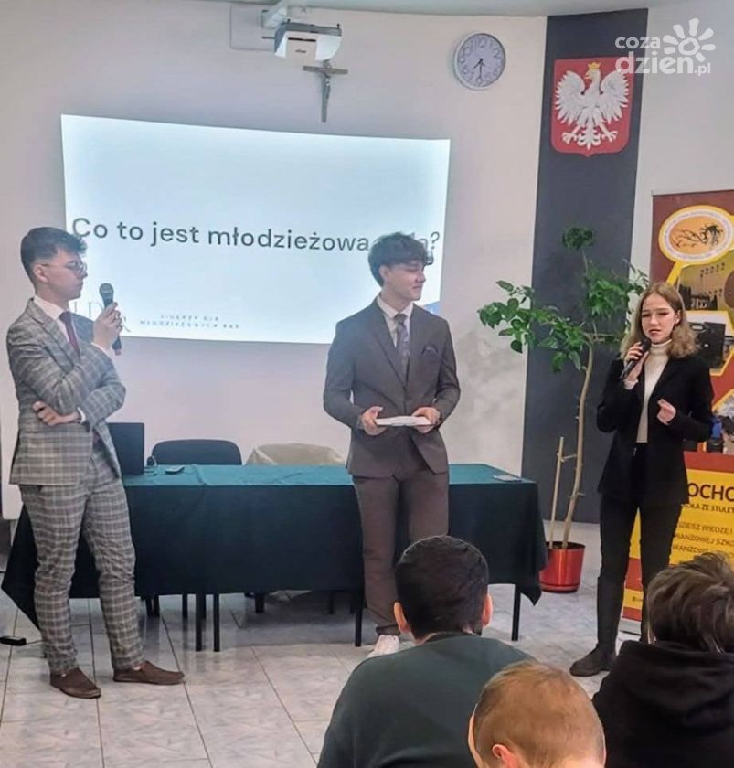 Młodzież z powiatu ostrowieckiego przygotowuje się do utworzenia swojej rady 