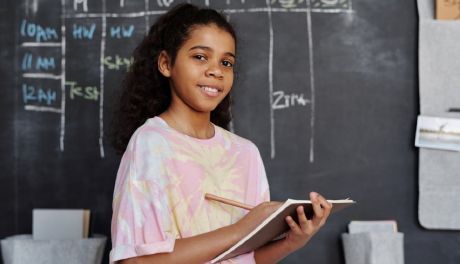 Niezbędnik ucznia – lista przyborów szkolnych dla każdej klasy