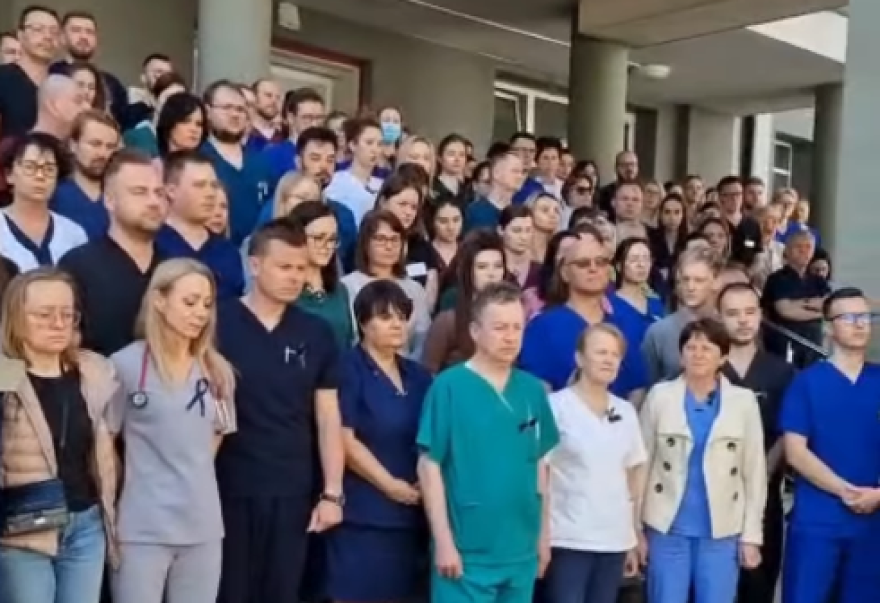 Kieleccy lekarze z hołdem dla zamordowanego ortopedy z Krakowa [WIDEO]