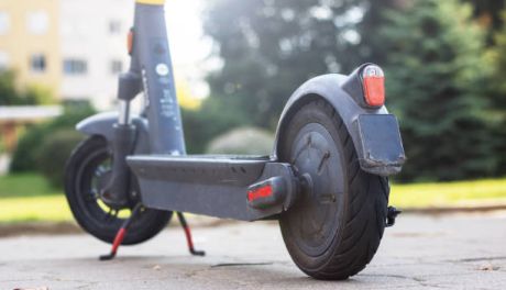 Hulajnoga, alkohol i szpital – niebezpieczny finał jazdy 14-latków na Pułankach