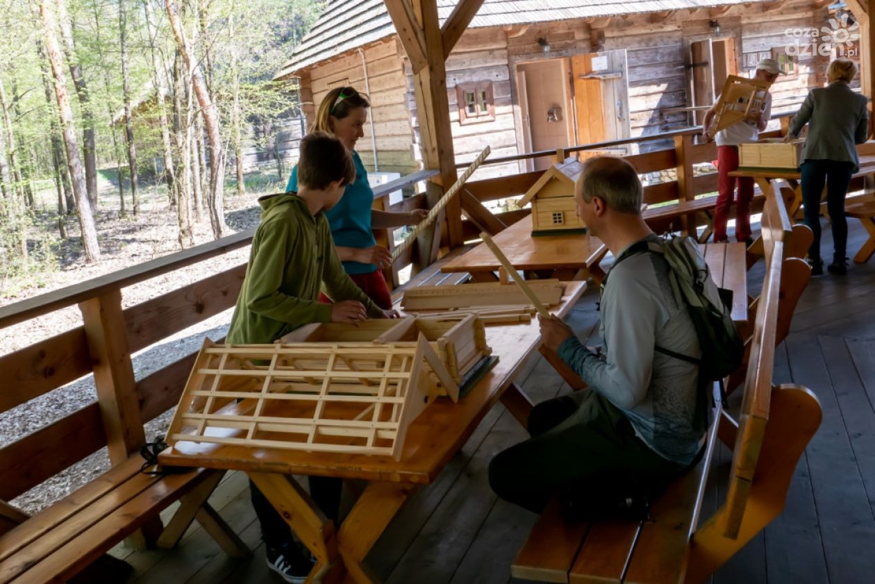 Rodzinna niedziela w Tokarni! Odkryj sekrety drewnianego budownictwa w skansenie