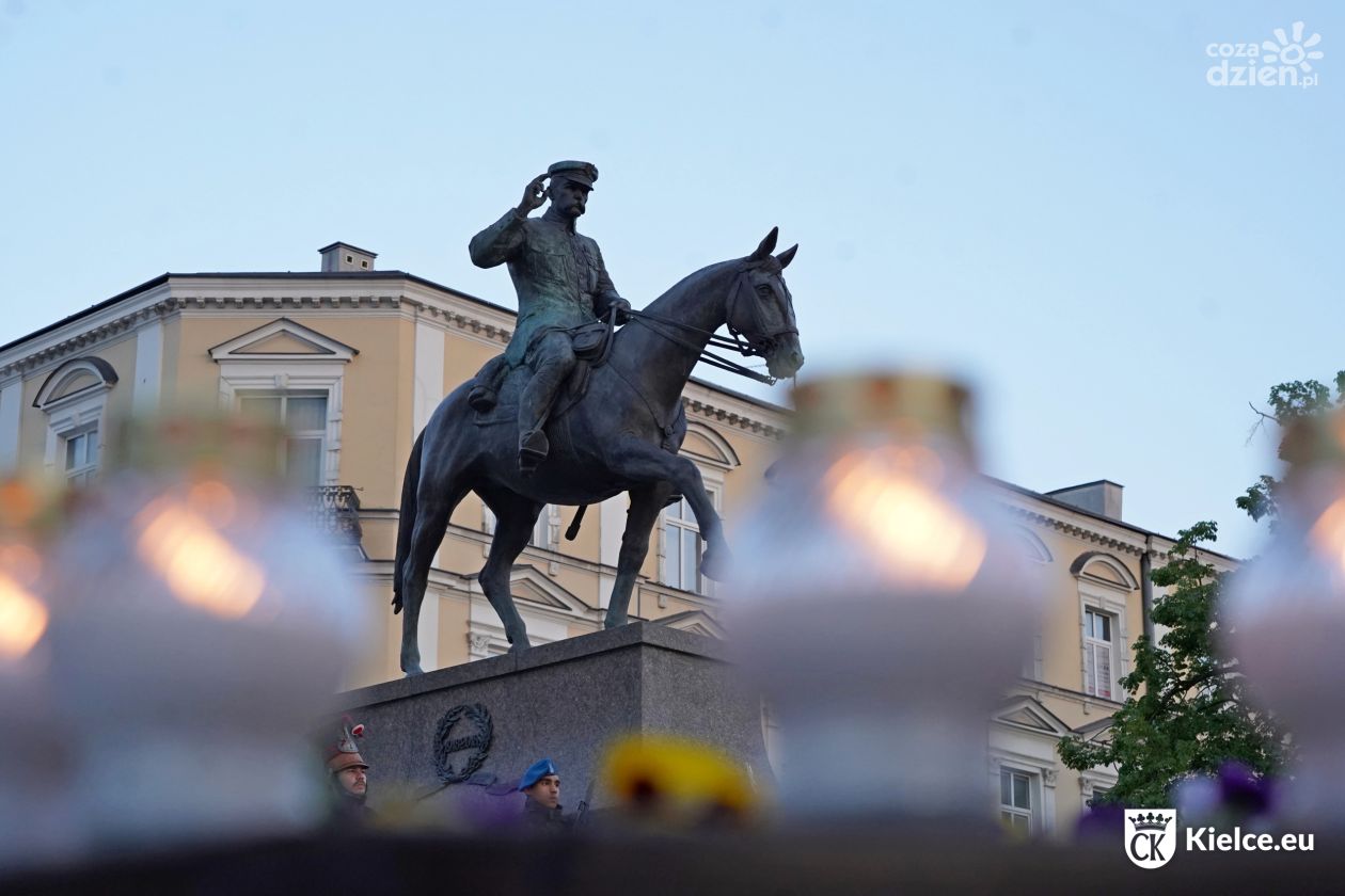 Kielczanie uczcili 90 rocznicę śmierci Marszałka Józefa Piłsudskiego 