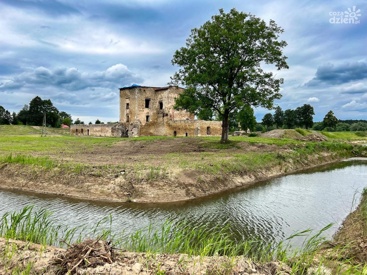 Zamek w Ćmielowie  ponownie odkrywany 