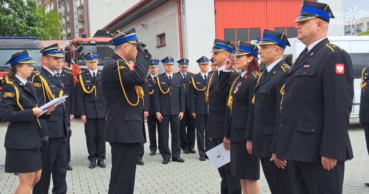 Ostrowieccy strażacy z awansami świętowali Dzień Strażaka