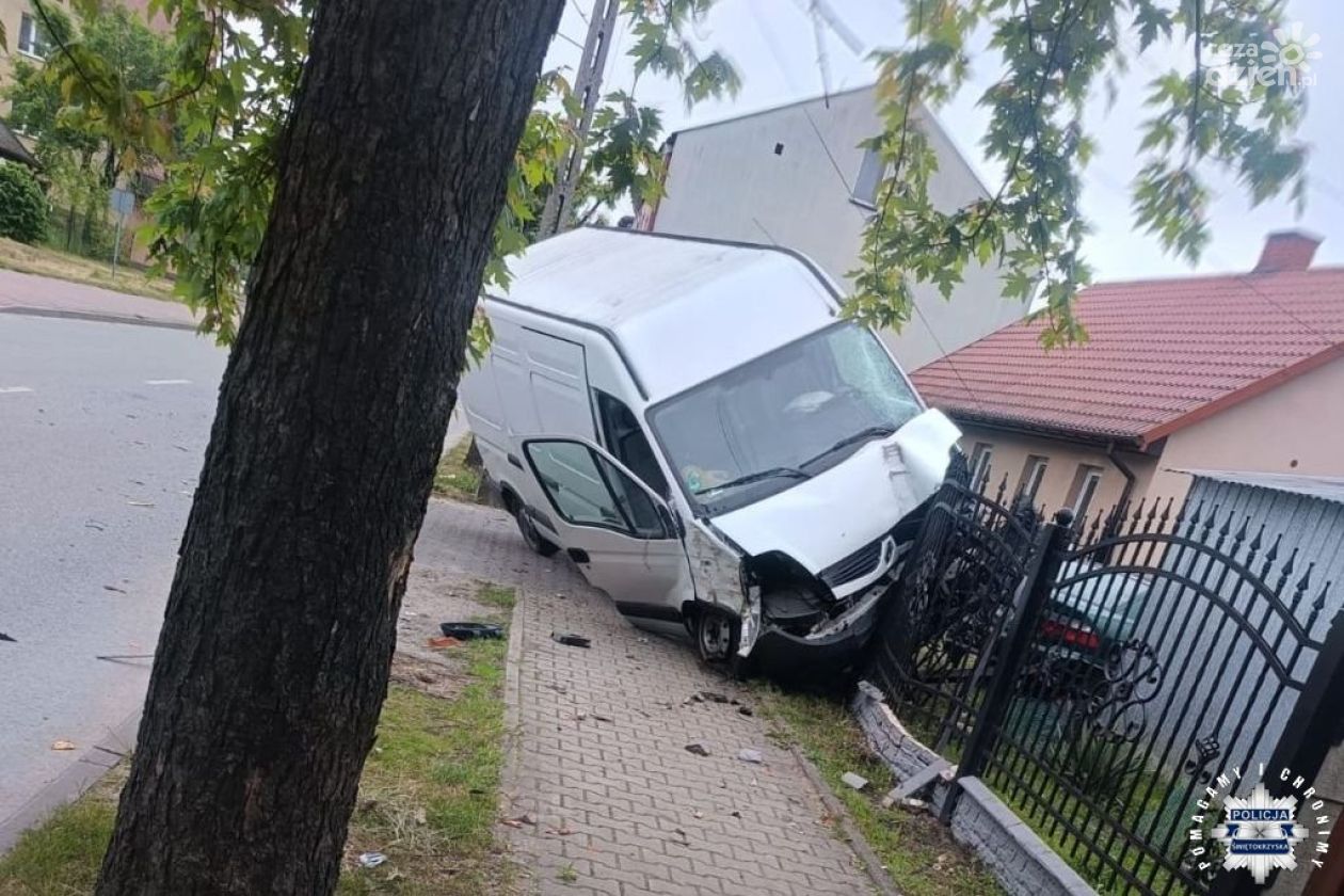 45-latek rozbił się na ogrodzeniu