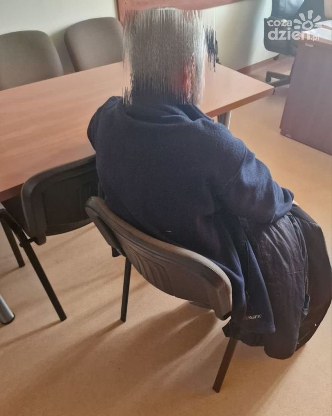 Kościelny złodziej w rękach policjantów 