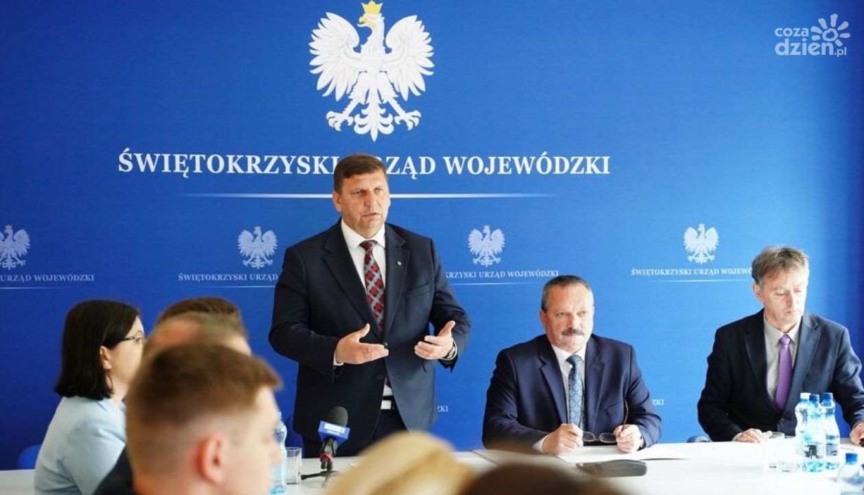 Rzekomy pomór drobiu w gminie Mniów. Prowadzone są działania kryzysowe