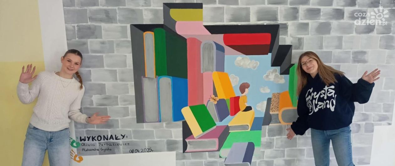 Mural zaprojektowały i wykonały uczennice ostrowieckiego liceum 