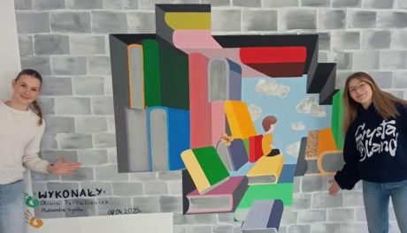 Mural zaprojektowały i wykonały uczennice ostrowieckiego liceum 