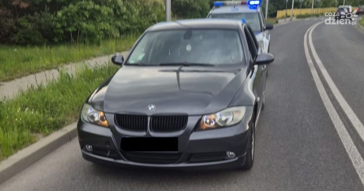 Pijany kierowca w Ostrowcu – 3,5 promila i jazda zakończona zatrzymaniem