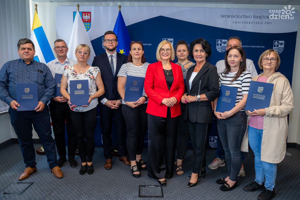 Kolejne rodziny dołączają do „Świętokrzyskiej Karty Zawodowej Rodziny Zastępczej”