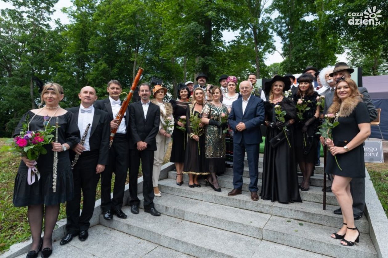 Muzyczne i magiczne wieczory w Morawicy: „Parkowe Nuty” i „Noc Świętojańska”