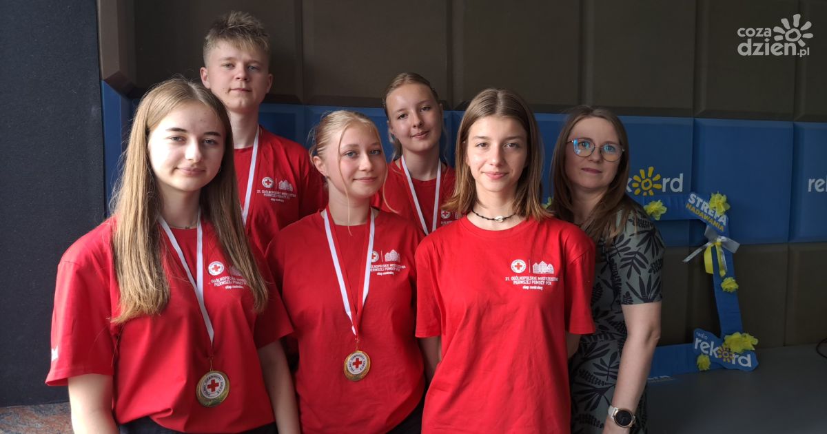 Młodzi ratownicy PCK z ostrowieckiego liceum najlepsi w kraju